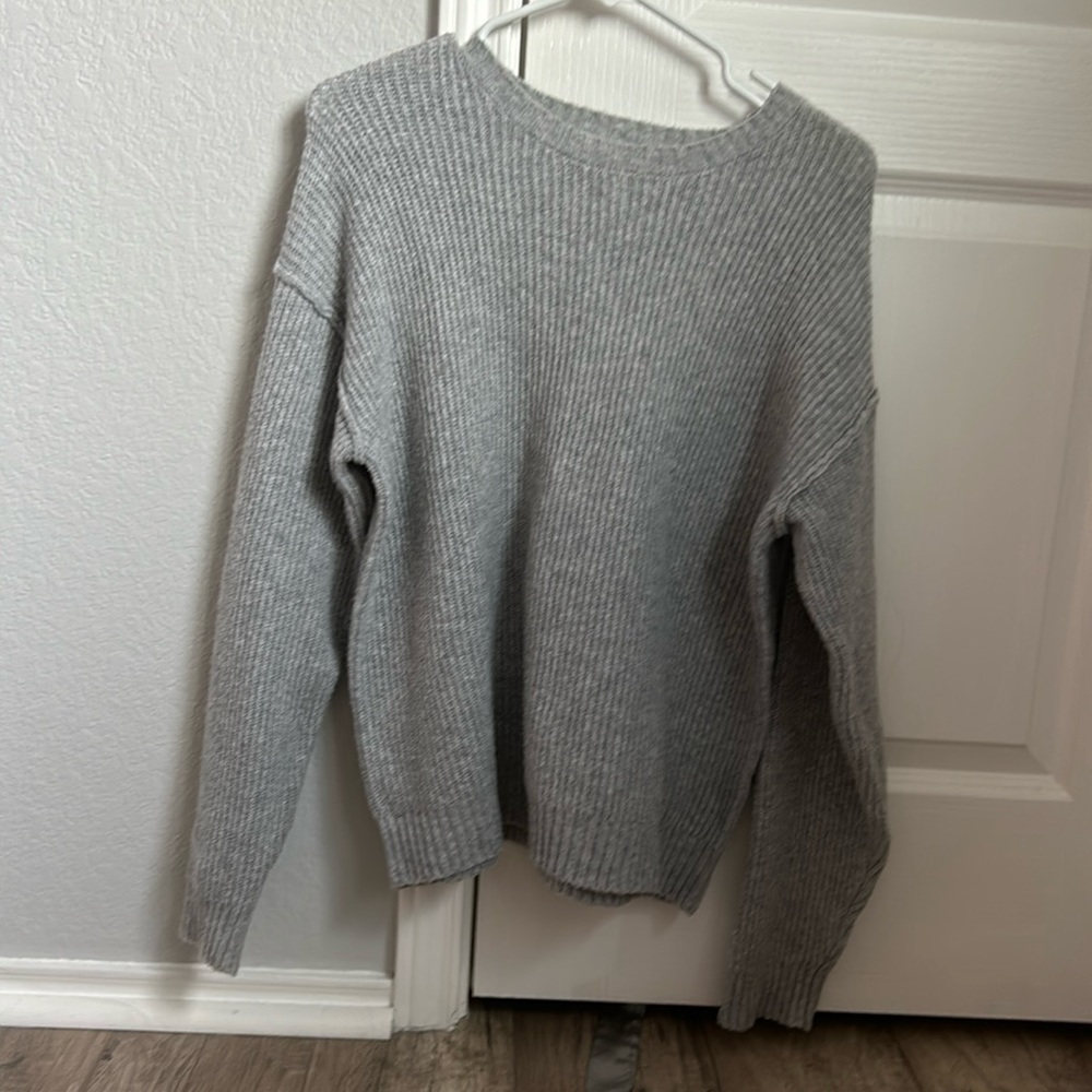 Tillys/ Full tilt soft gray sweater
